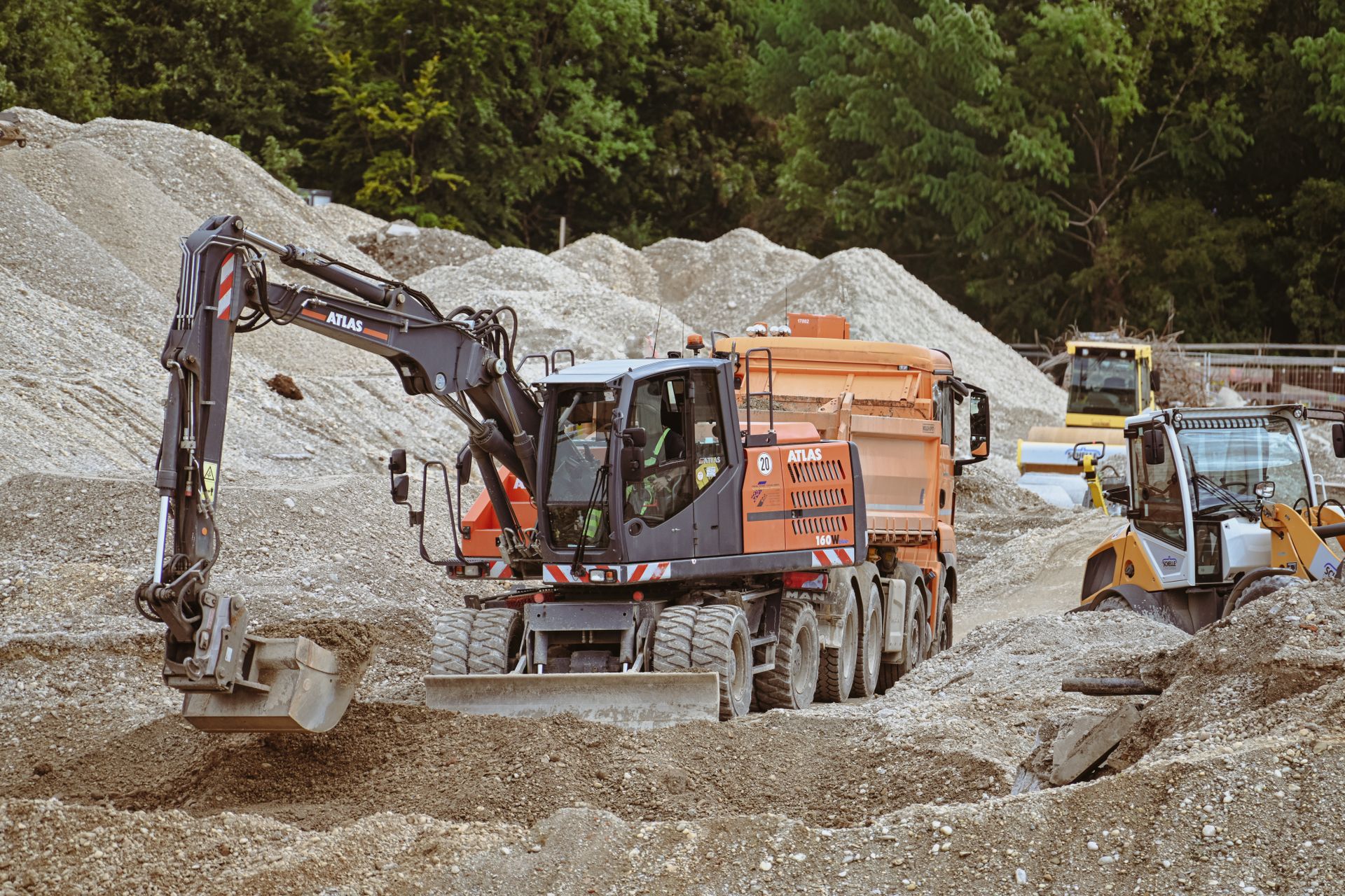 Heavy Equipment & Construction